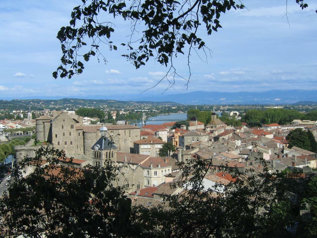 Gite Le Pied Du Geant - Local Securise Pour Les Velos Tournon-sur-Rhone Kültér fotó